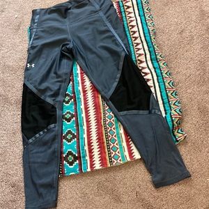 These leggings are like new.